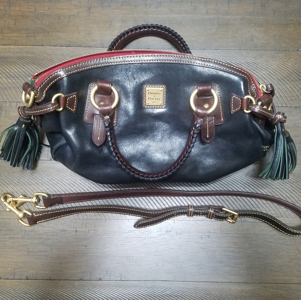 Dooney & Bourke Medium Mail Satchel, Black